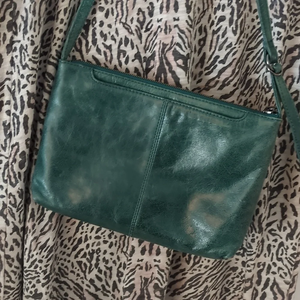 HOBO Green Leather Crossbody Boho Adjustable Straps With Zippers Bag 10